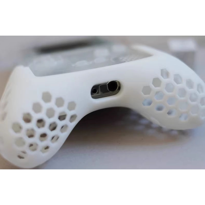 مقبض مريح مطبوع بتقنية ثلاثية  - مراجعة Gaming Accessories Console وسعره